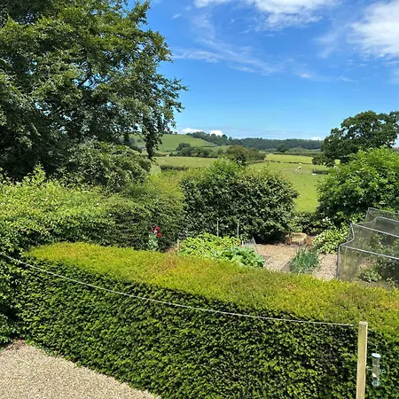 Close House Tatil Evi *